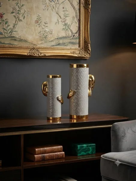 Vase Sculptural Luxueux d'art  Gris & Dorures en Relief