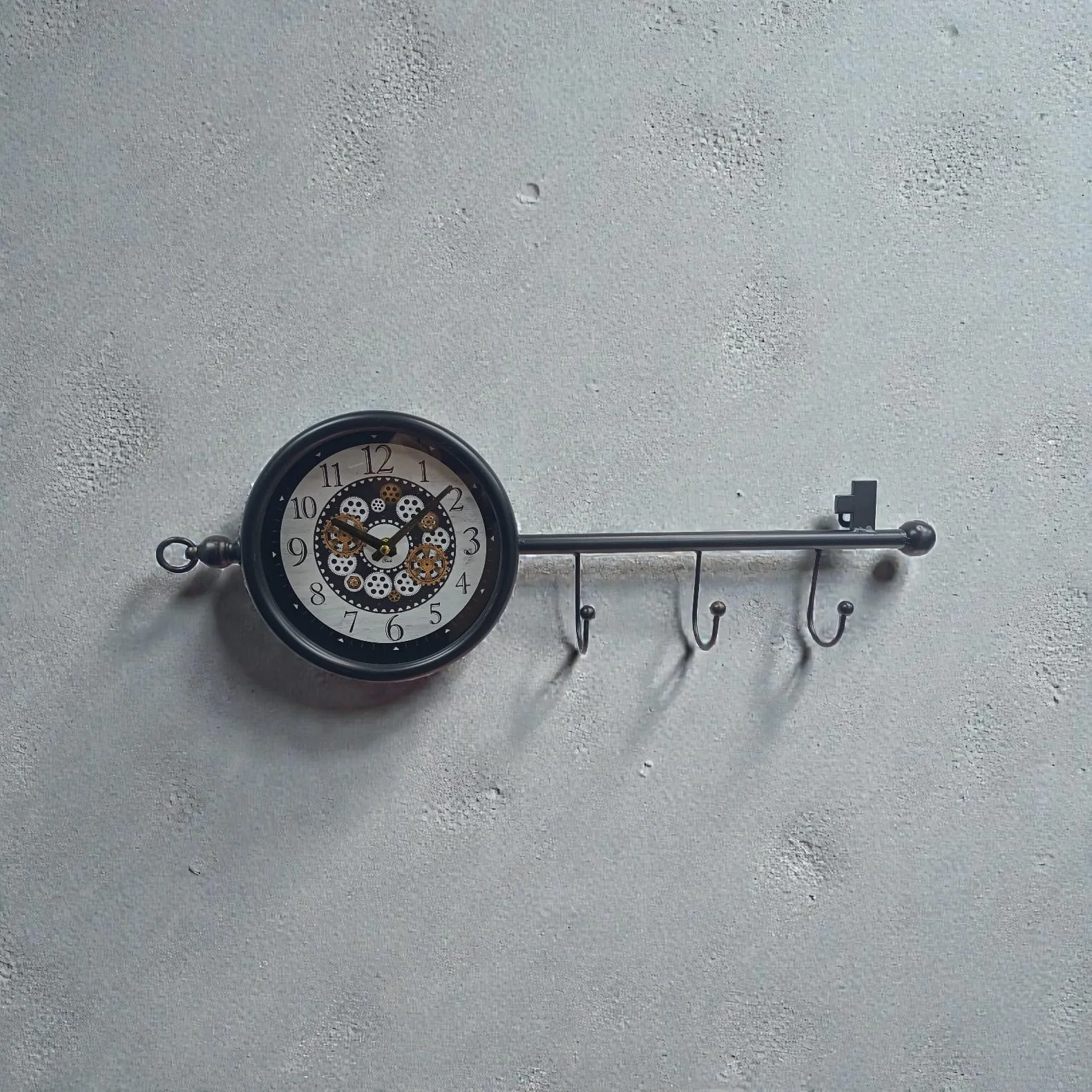 Horloge métallique inoxydable avec porte clé