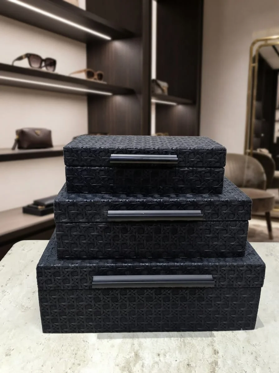 Ensemble de Boîtes de Rangement Tressées – Coffrets Décoratifs en Rotin Noir (Set de 3)