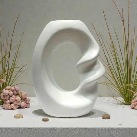 Petit vase en résine