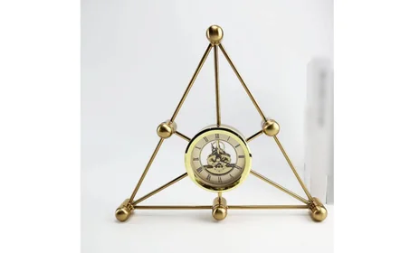 Horloge Pyramidale Design Sculptural & Vintage
