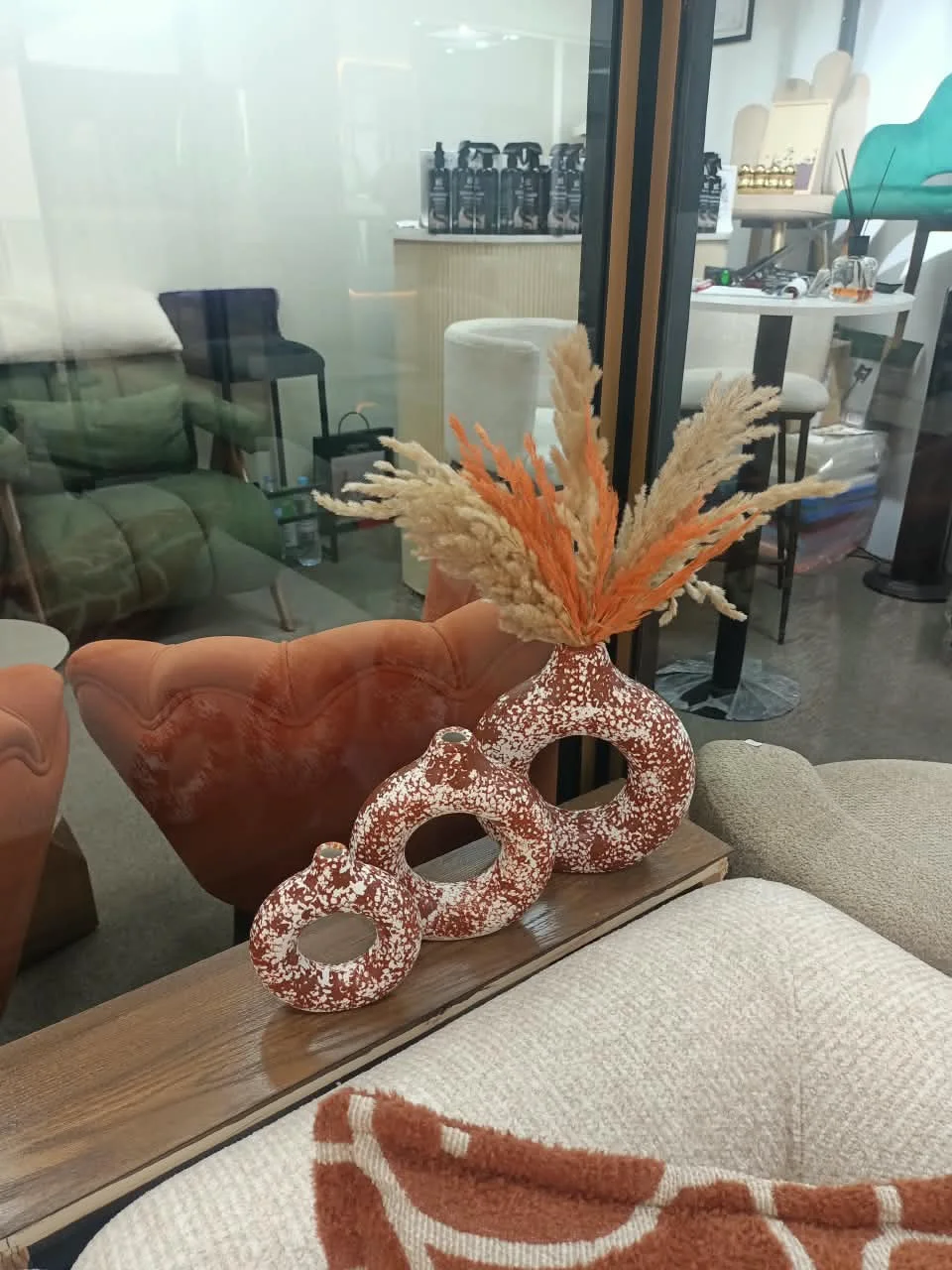 Ensemble de 3 Vases Décoratifs Artisanaux – sans fleurs