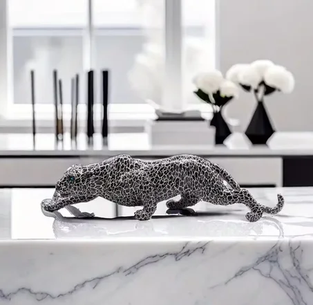 Jaguar décoratif en résine  taille 38 x 9 x 10 cm
