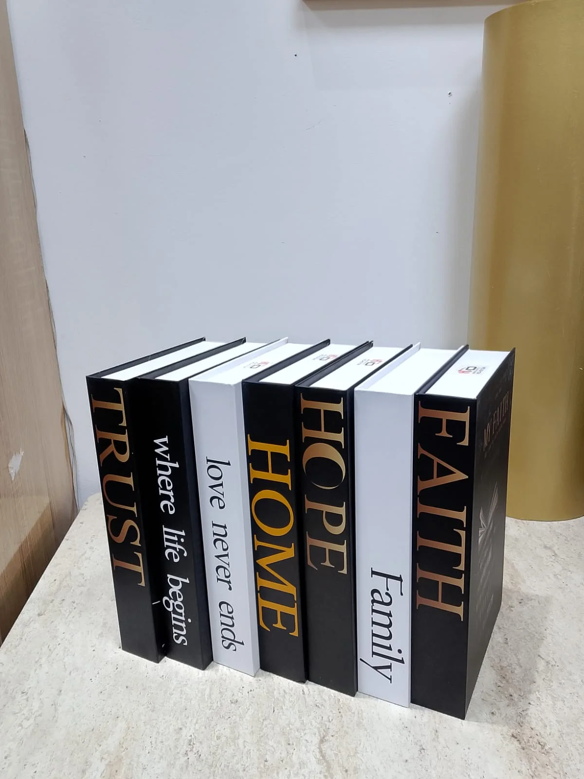 Collection Élégante de faux Livres Décoratifs ( boite )