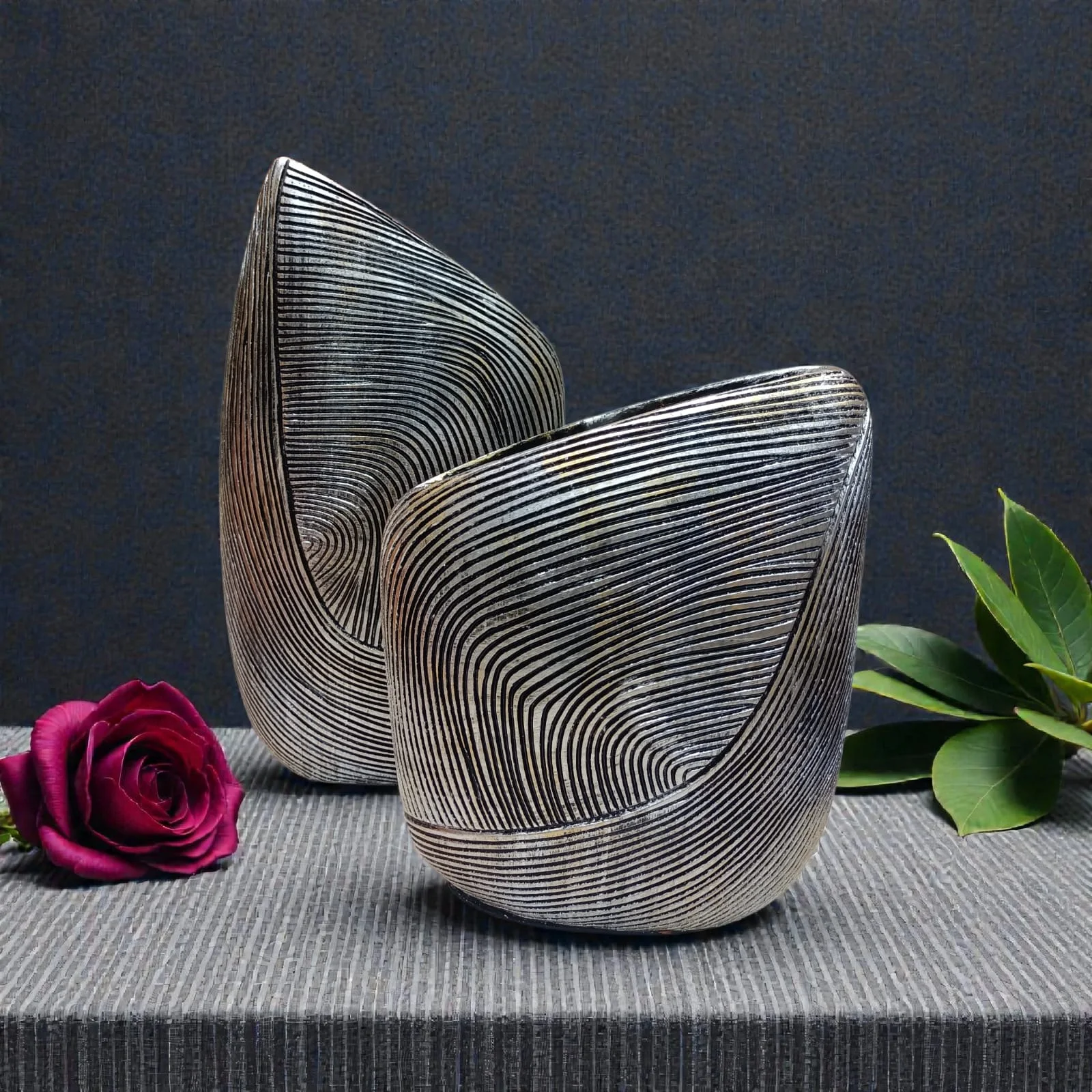 Deux vases décoratif