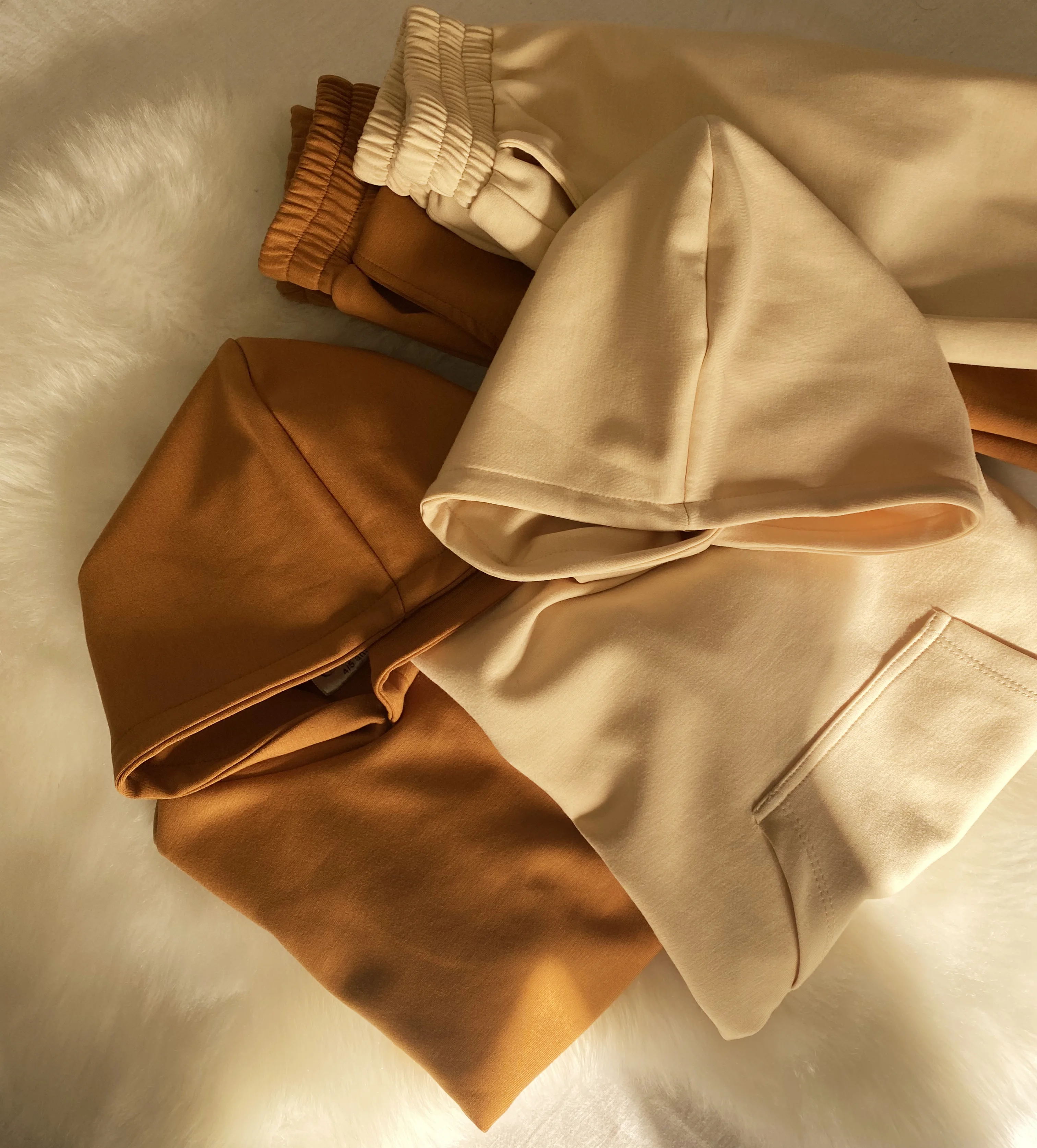 Jogging sweat à capuche et pantalon