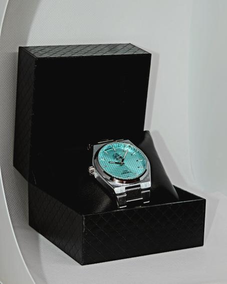 ساعة Tissot - اللون الفيروزي الساحر! أناقة الزمرد على معصمك.