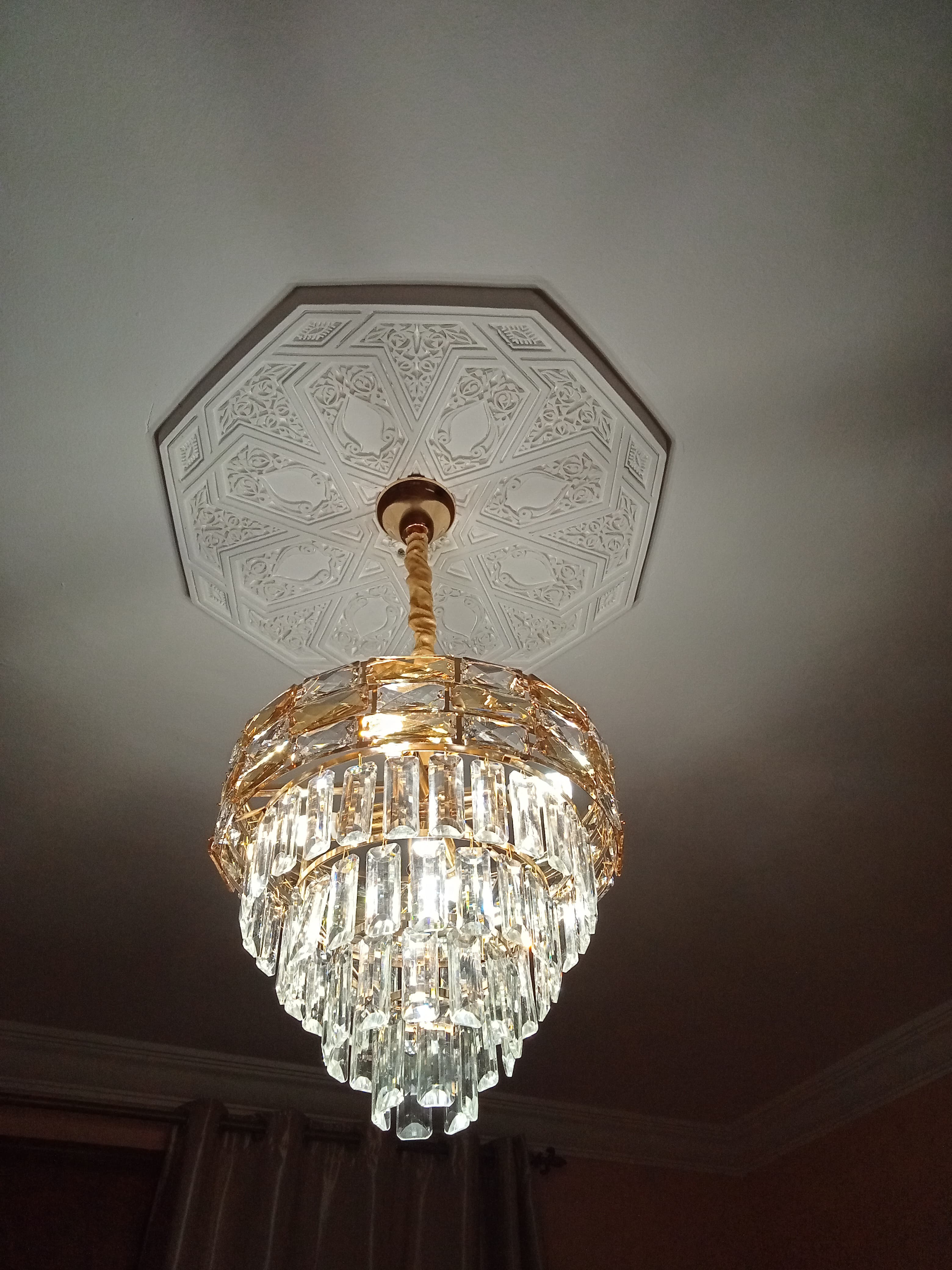 Lustre en Cristal – 5 Lumières Multicolores (Blanc, Jaune & Mixte)