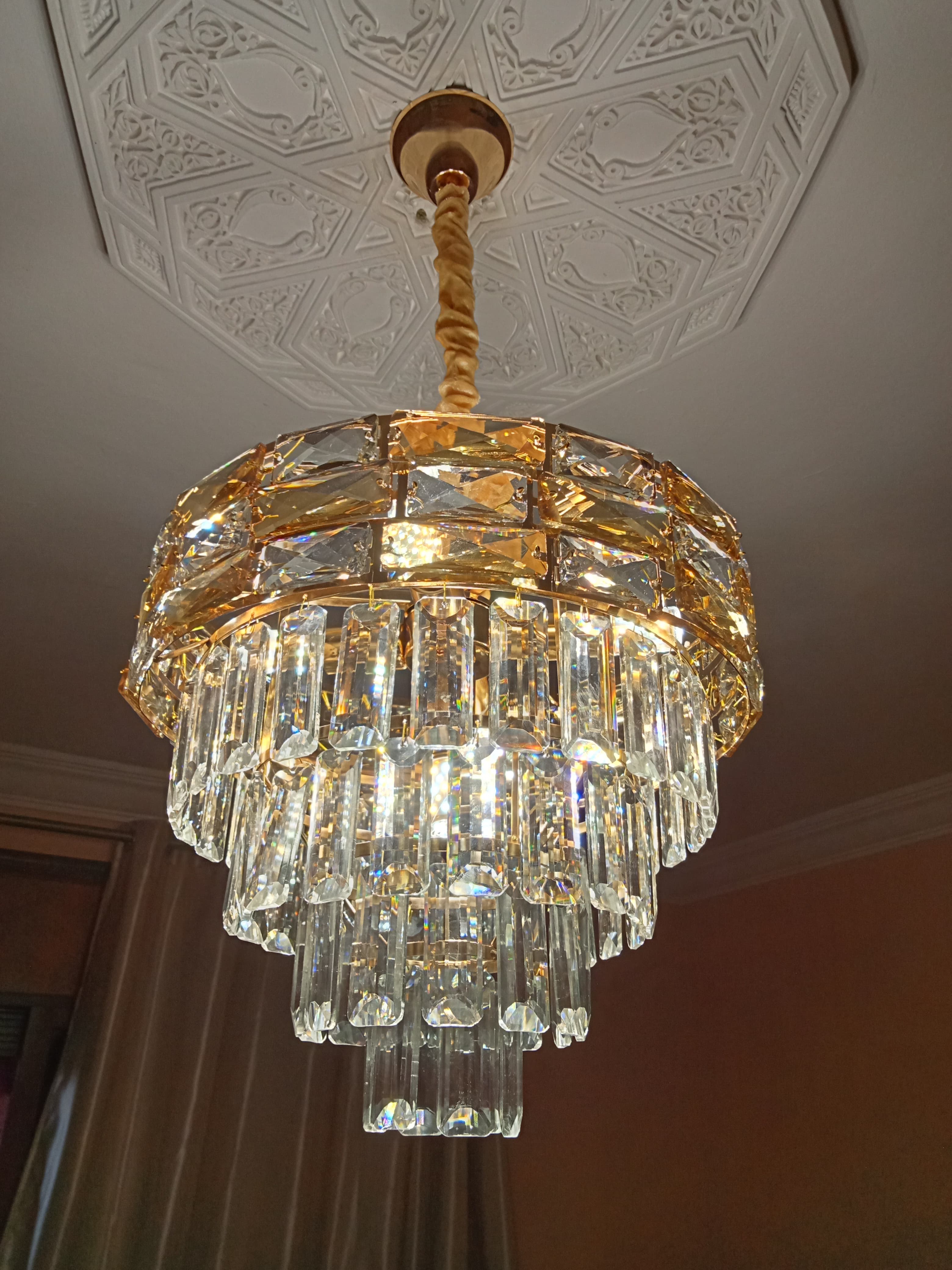 Lustre en Cristal – 5 Lumières Multicolores (Blanc, Jaune & Mixte)