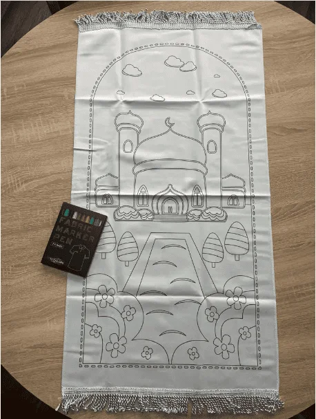 سجادة صلاة للأطفال، تتغسل وتنرسم عليها