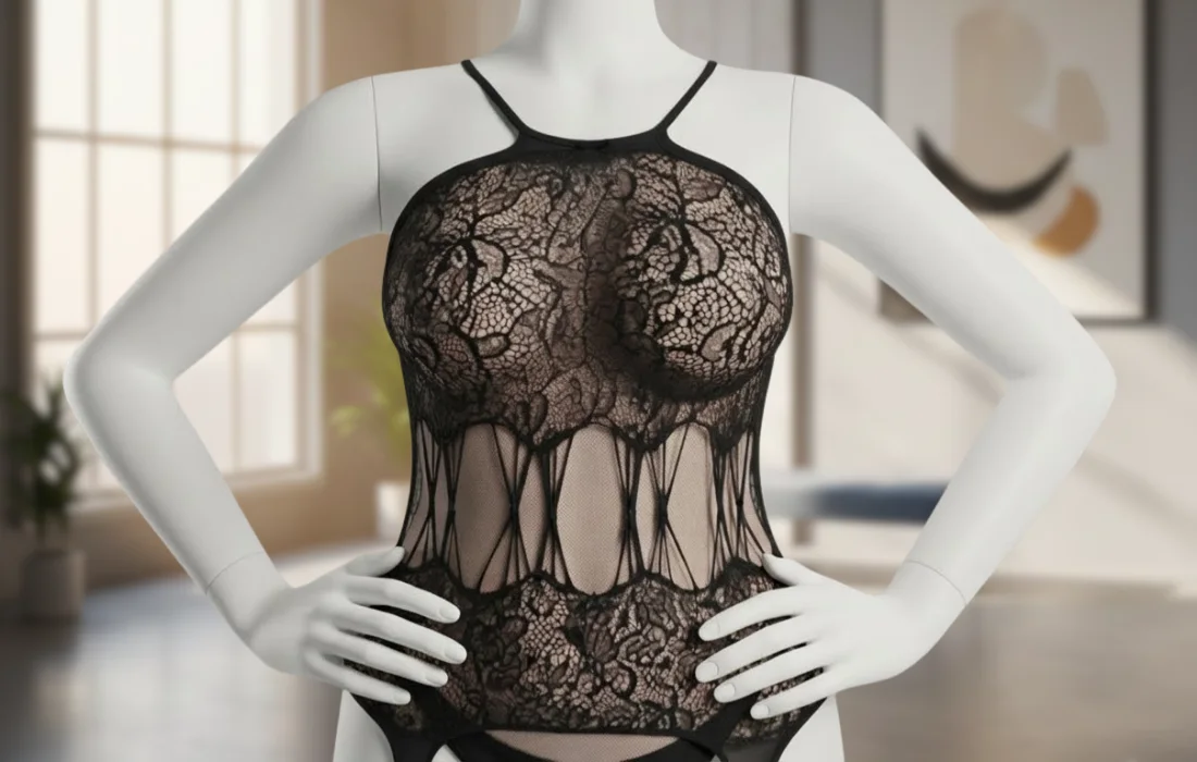 ENSEMBLE NOIR LINGERIE RÉSILLE SEXY AVEC BAS INTÉGRÉS