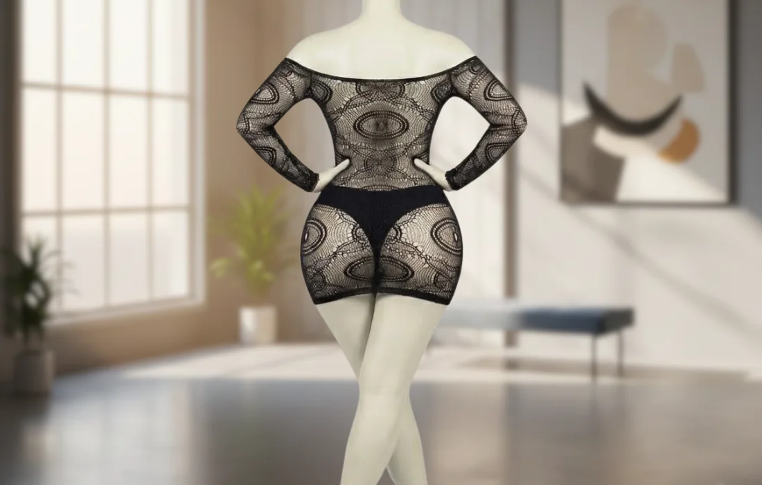 ROBE LINGERIE NOIRE EN DENTELLE À MANCHES LONGUES