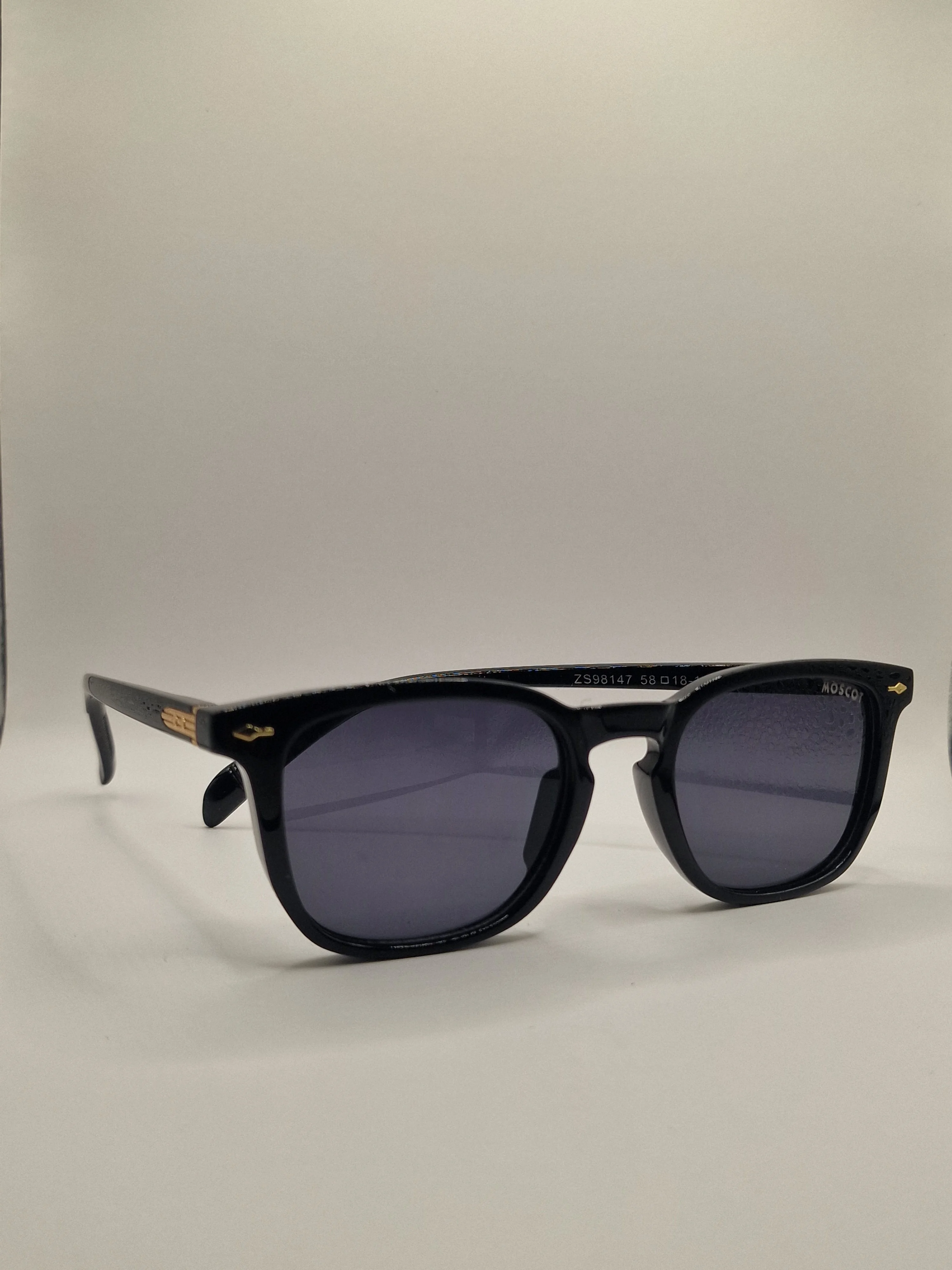 MOSCOT