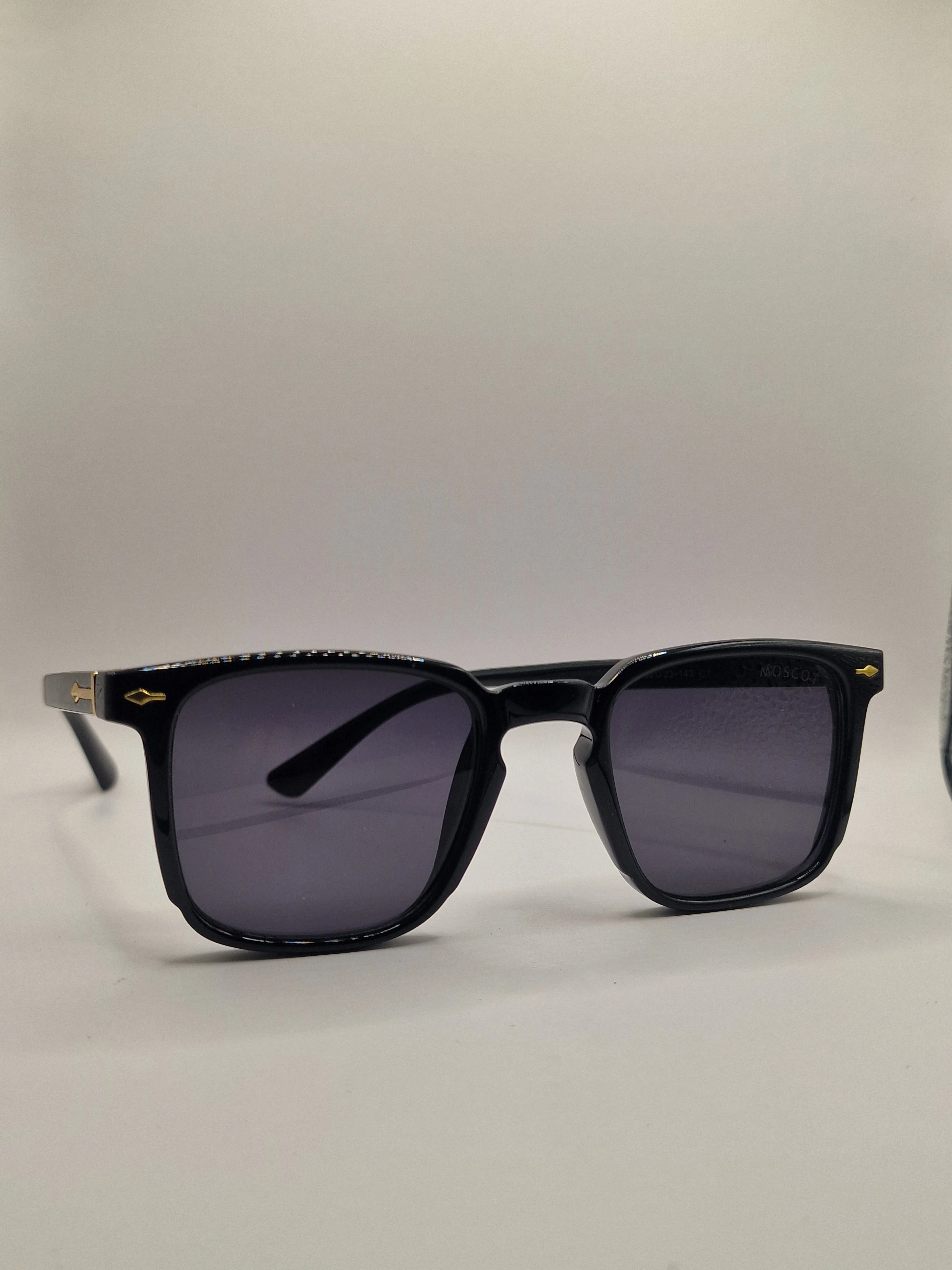 MOSCOT