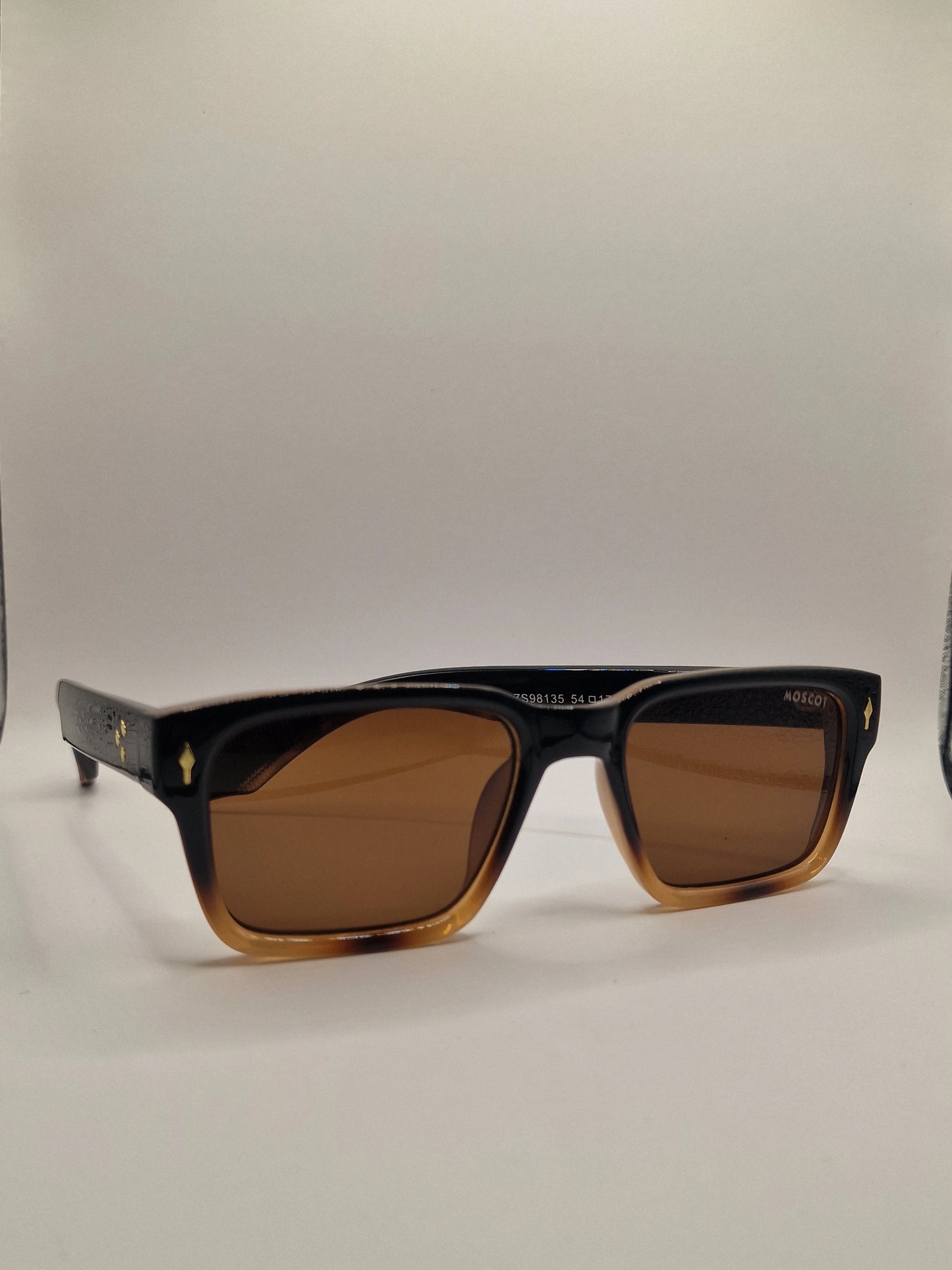 MOSCOT