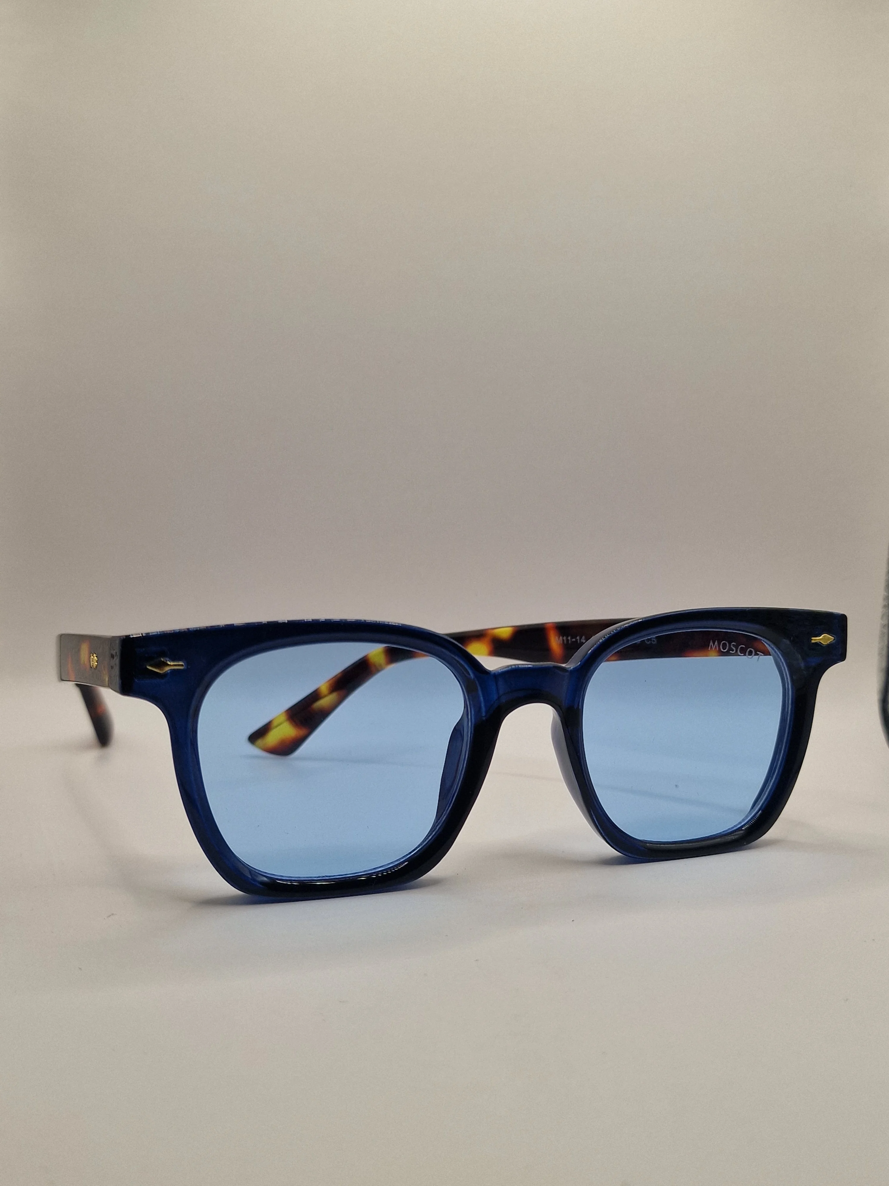 MOSCOT