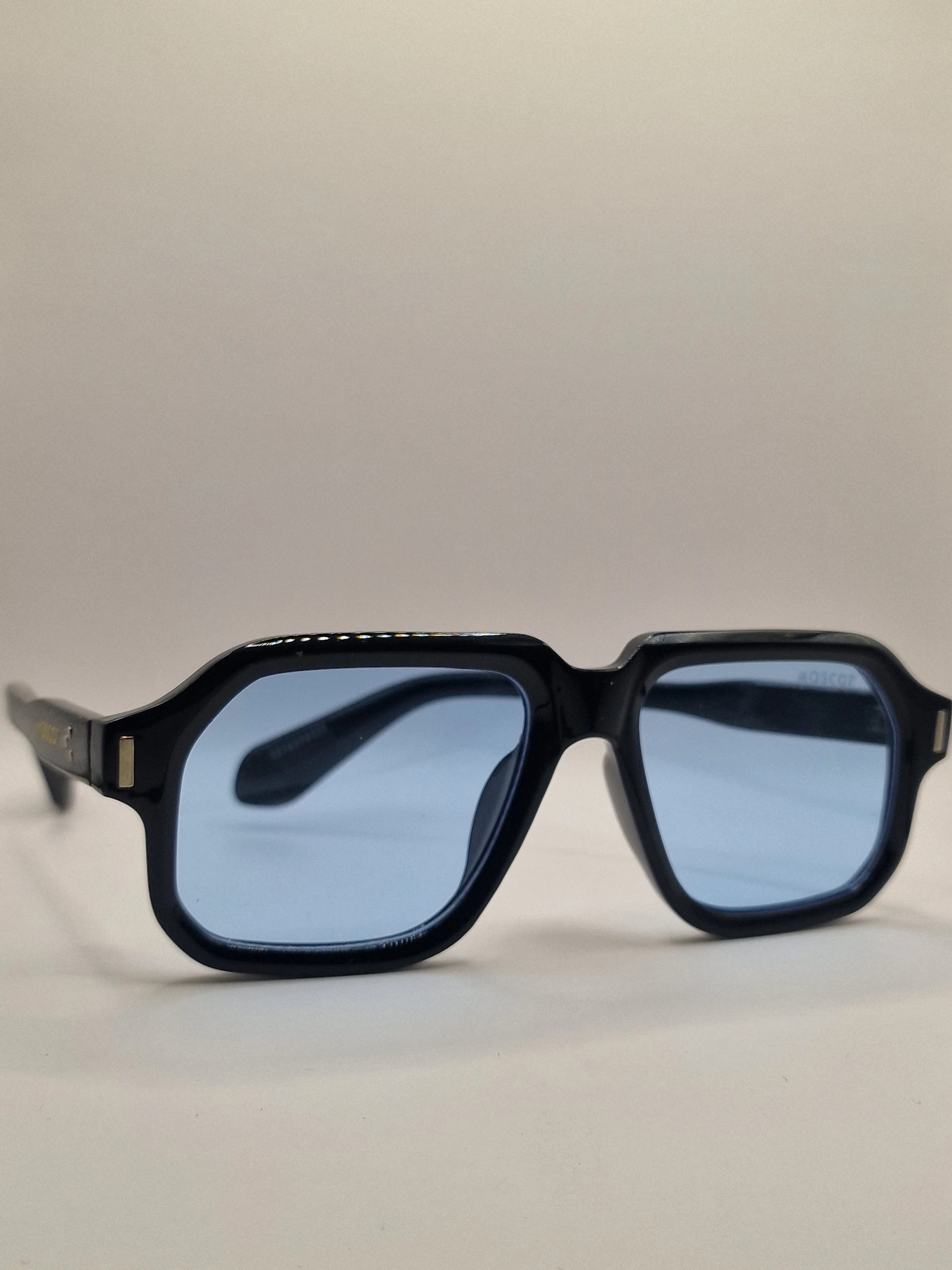 MOSCOT