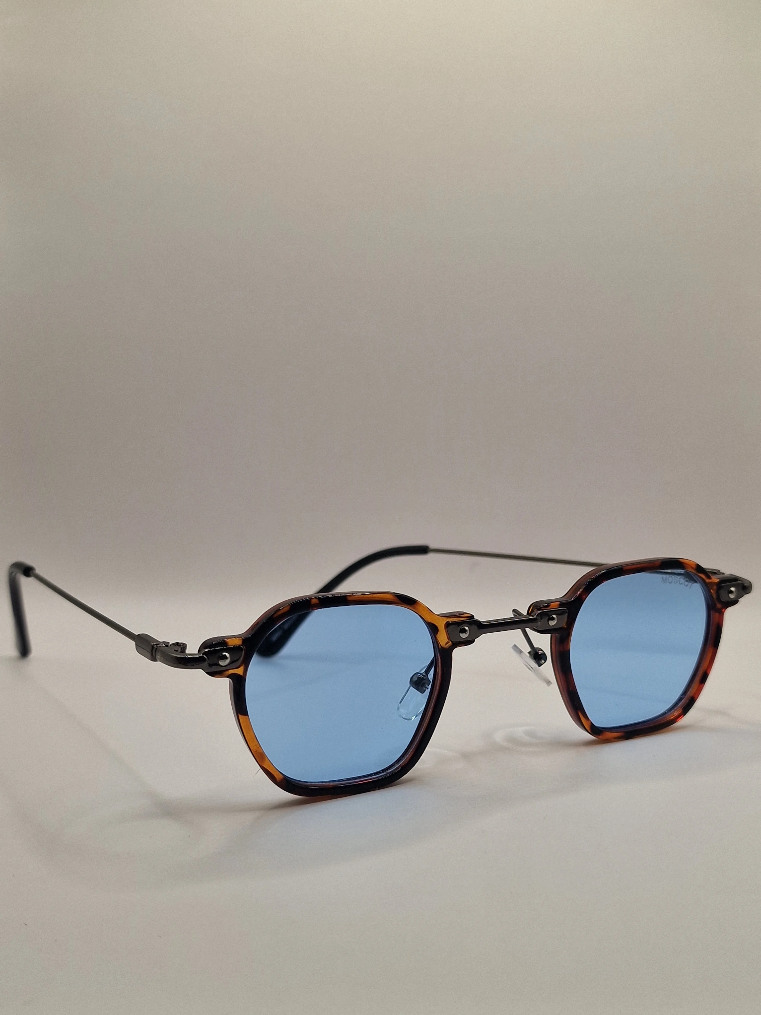 MOSCOT