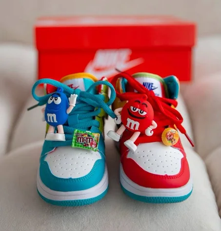 Jordan 1 Mid