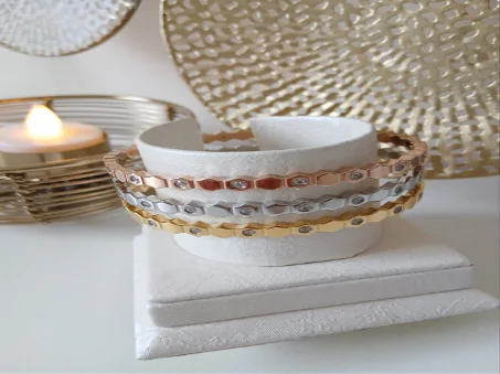 سوار نسائي فاخر بطبقات ذهبية أنيقة