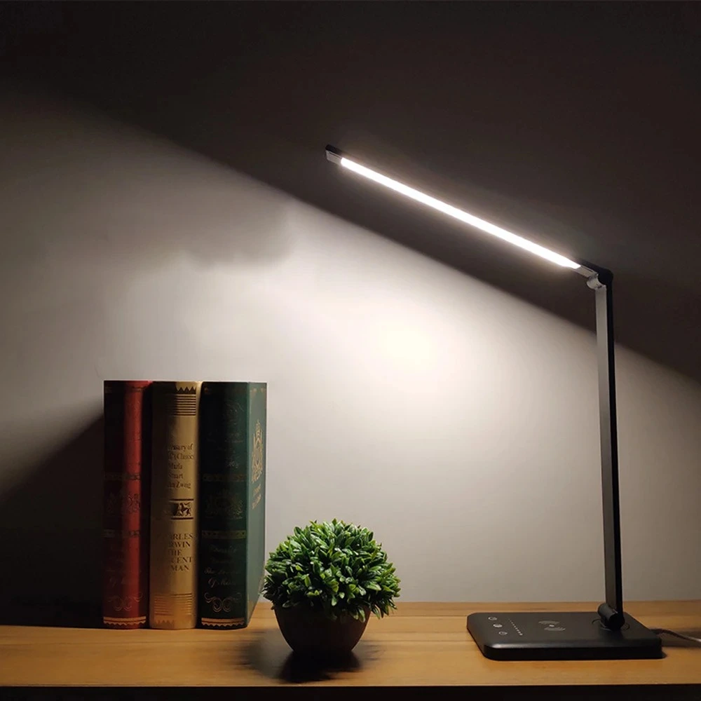 مصباح عصري مع شاحن لاسلكي قابل لطي!