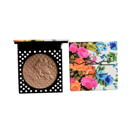 MAC -Extra Dimension Skinfinish Day Glow