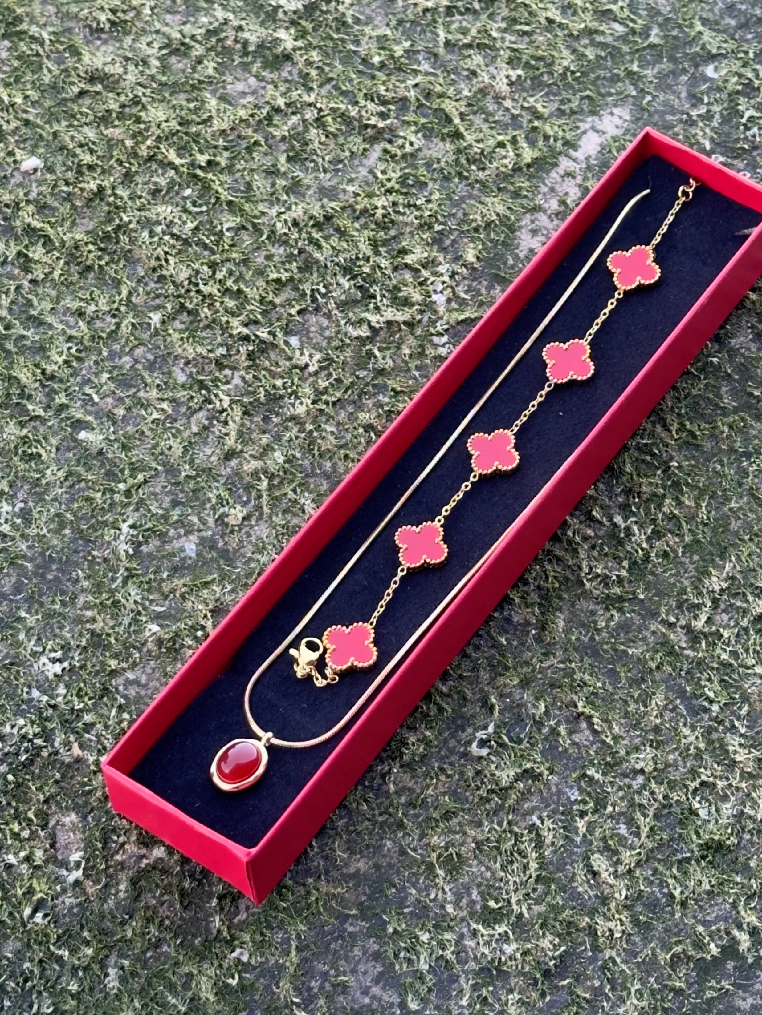 Pack Moonstone + Vancleff rouge