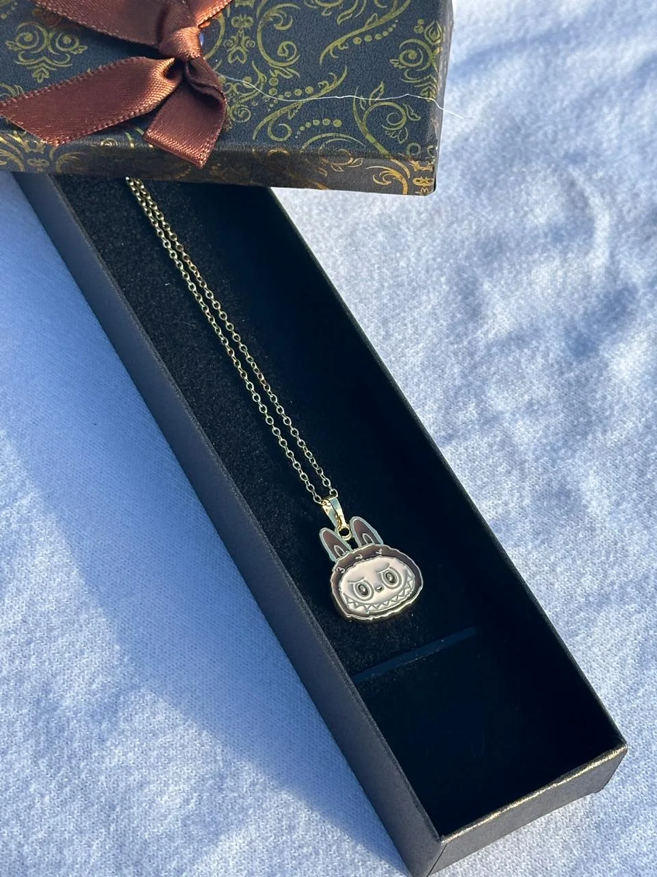 ✨ Labubu Marron – Pendentif Double Face ✨🤎