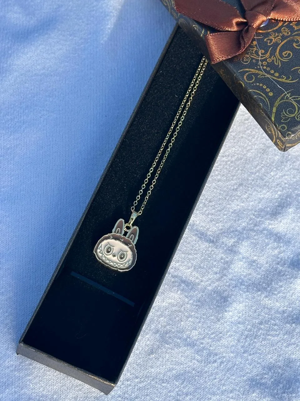 ✨ Labubu Marron – Pendentif Double Face ✨🤎