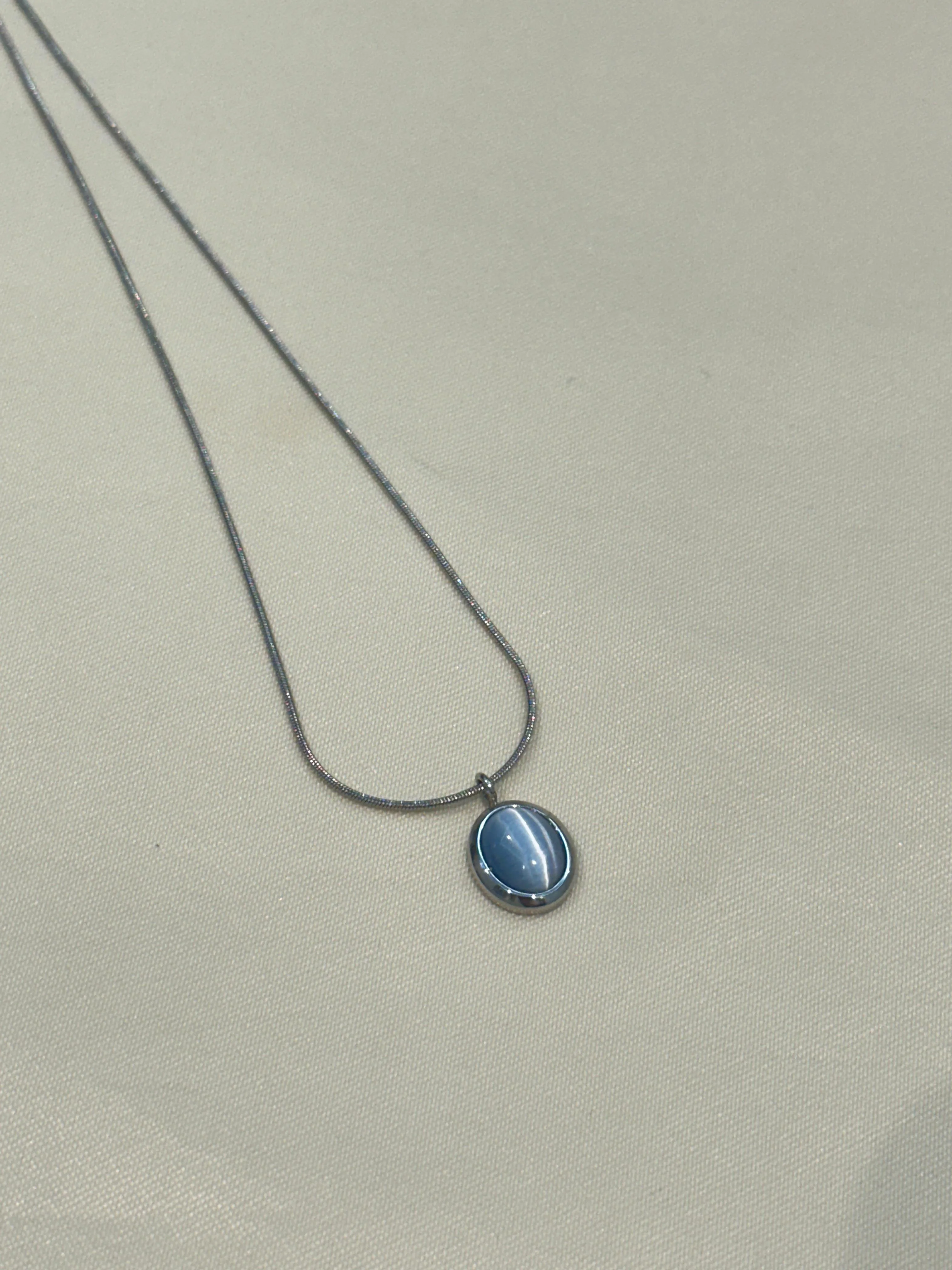MOONSTONE– Chaîne Homme Bleu Ciel