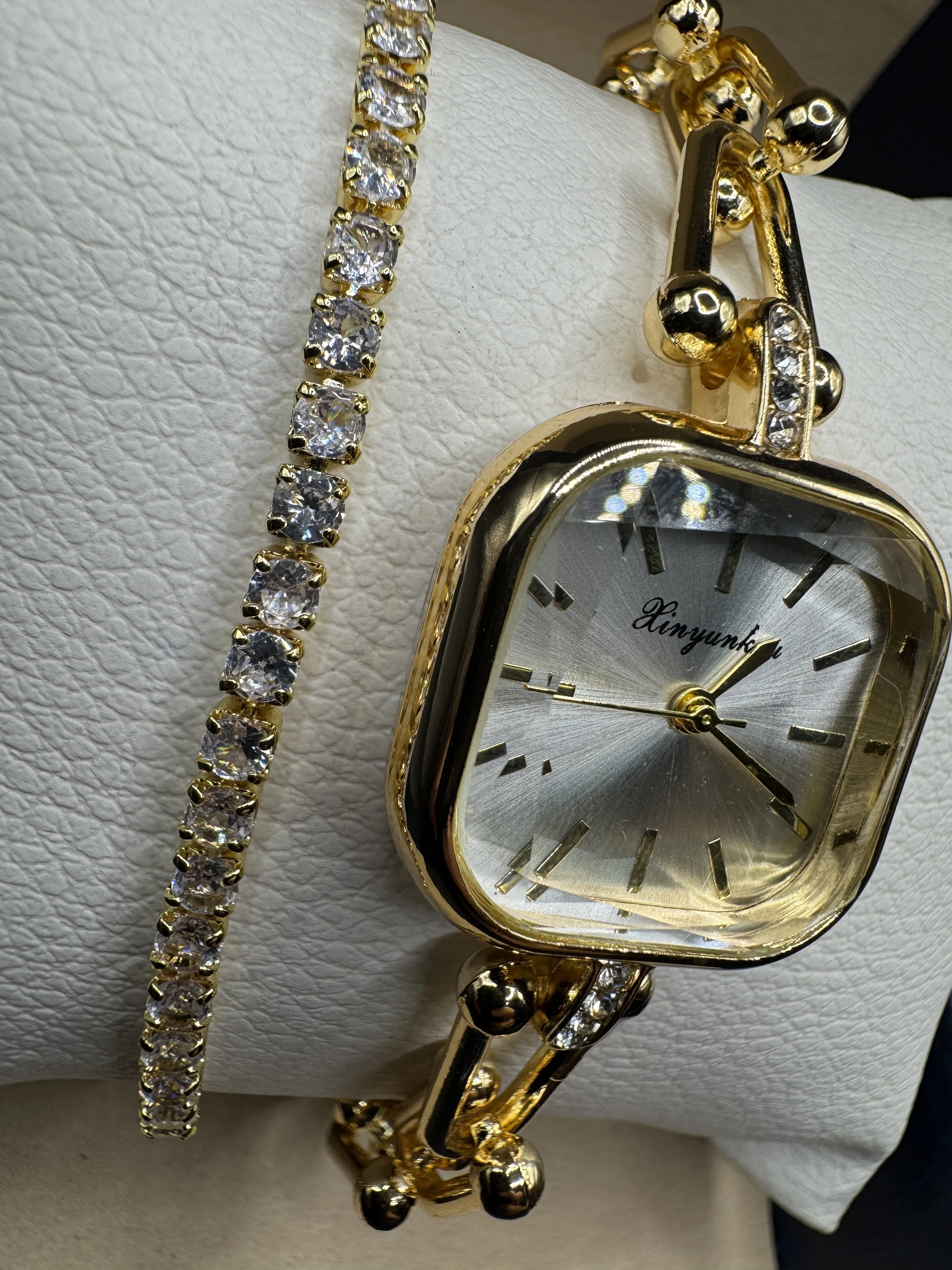 Pack Élégance Dorée – Montre Femme & Bracelet Strass