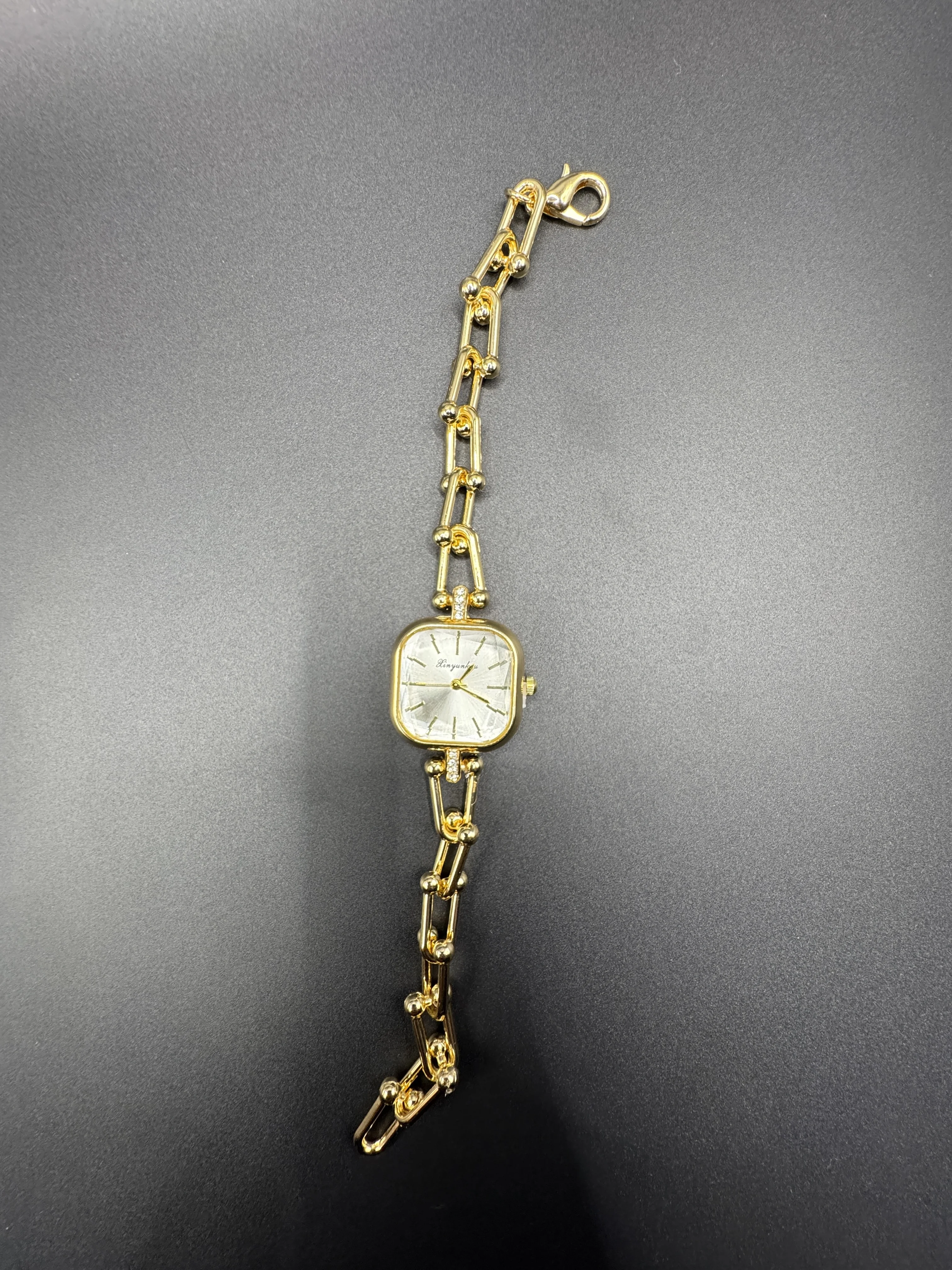 Pack Élégance Dorée – Montre Femme & Bracelet Strass