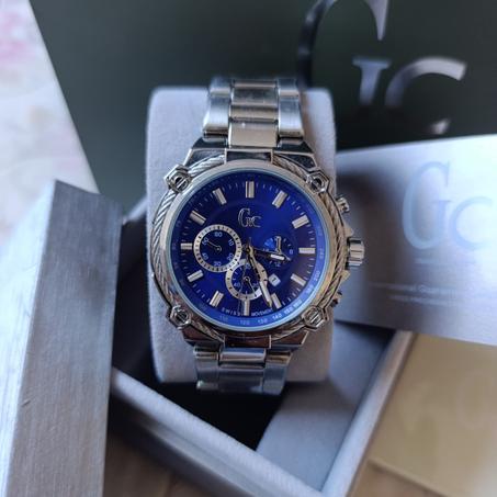 Guess Collection (Gc)