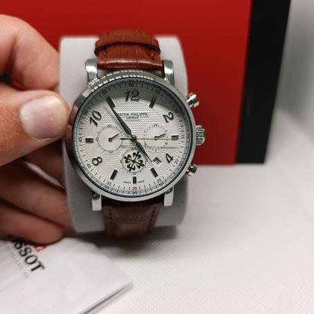 ساعة كلاسيكية راقية بالكرونوغراف – أناقة سويسرية بتفاصيل معقدة!