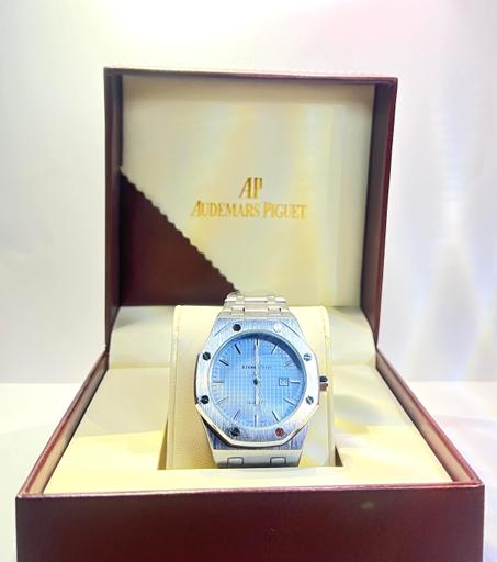 AP Royal Oak Quartz Bleu Ciel