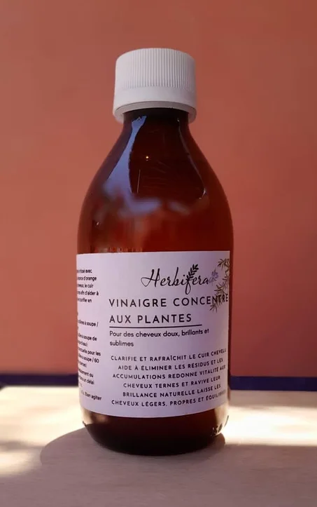 Vinaigre concentré aux plantes pour des cheveux 250 ml