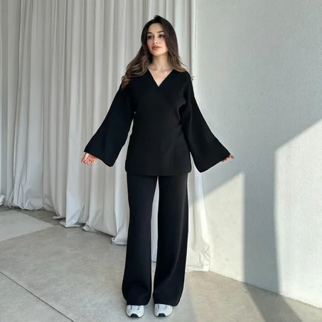 Ensemble gilet cache-coeur et pantalon en maille