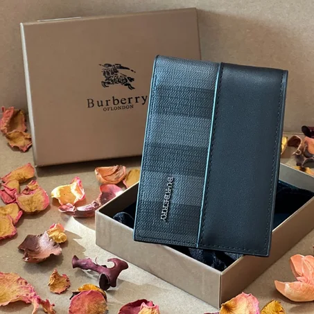 محفظة رجالية Burberry
