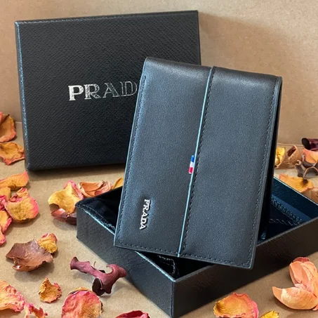 محفظة رجالية prada
