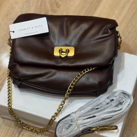 حقيبة نسائية charles&keith