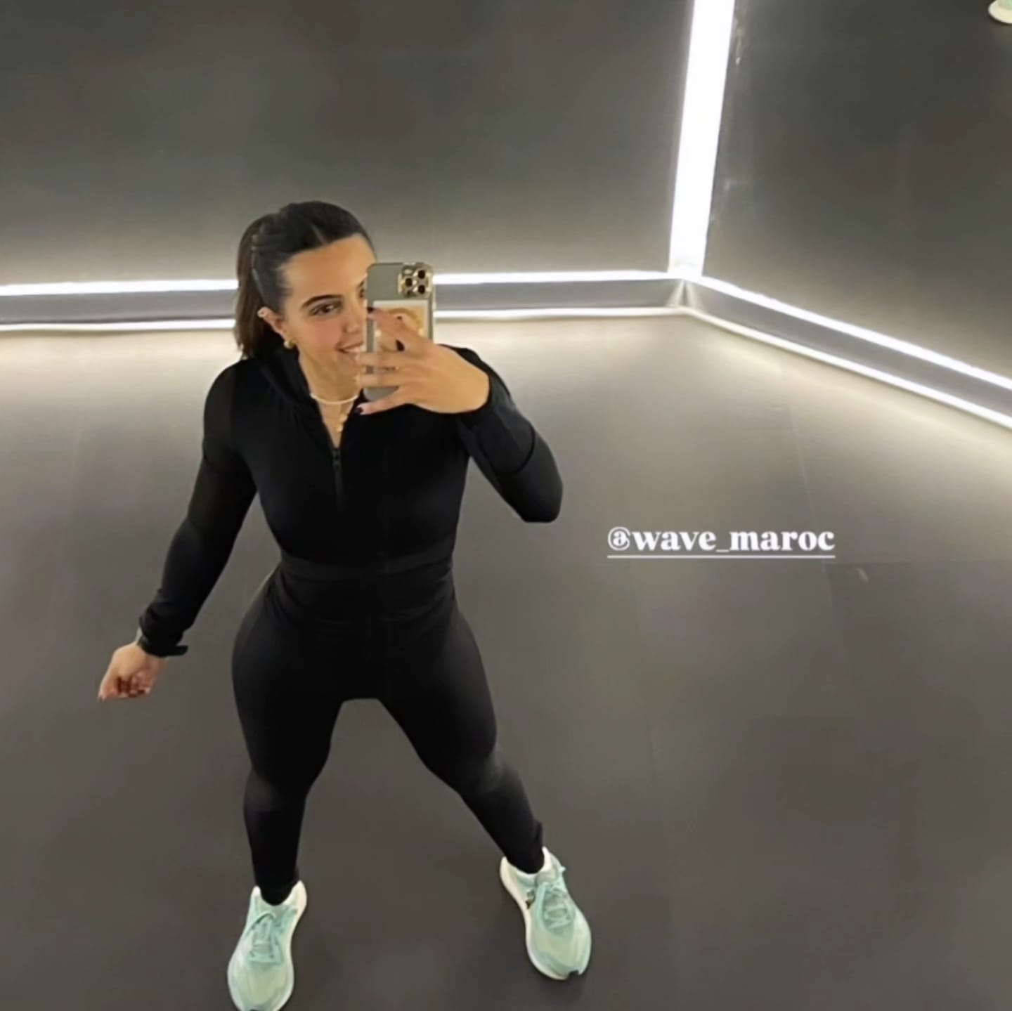 ENSEMBLE SPORT NOIR 2 PIECES - Top à Capuche & Legging Gainant