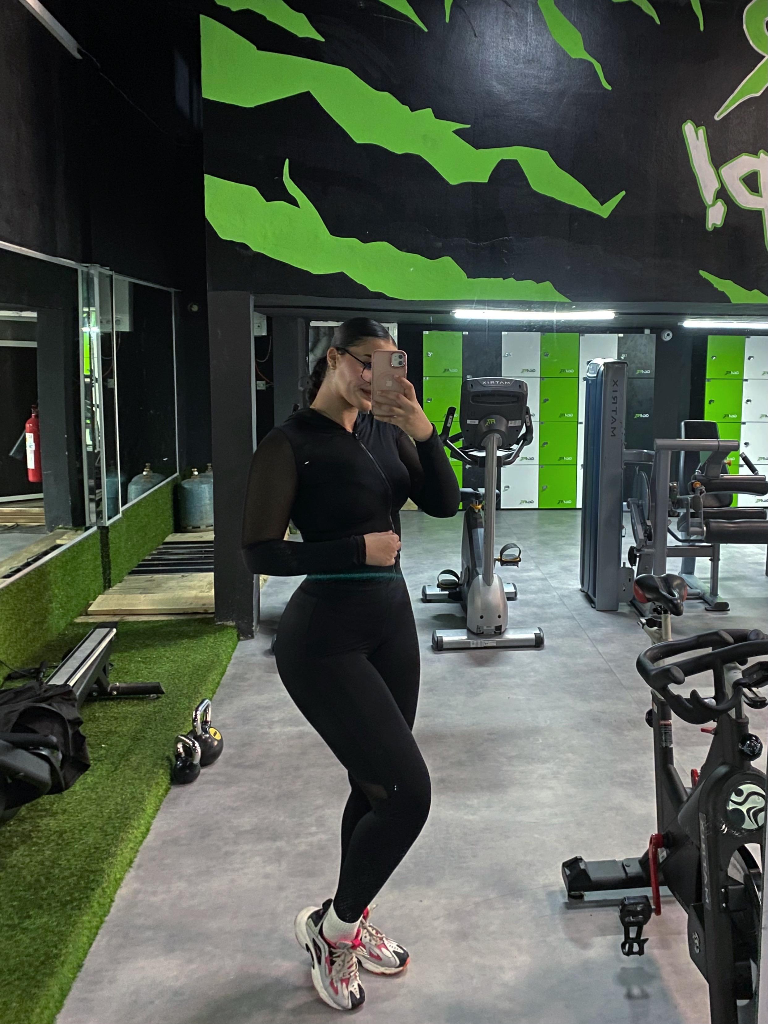 ENSEMBLE SPORT NOIR 2 PIECES - Top à Capuche & Legging Gainant