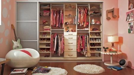 ملابس واكسسوارات بنات