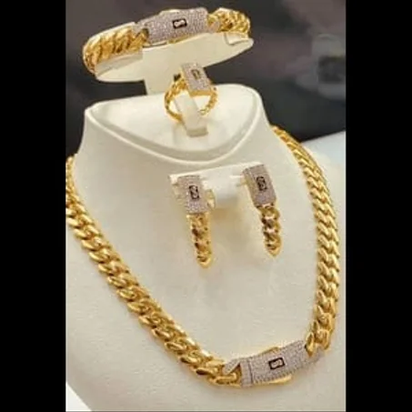 أطقم إكسسوارات