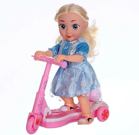 Poupée de trottinette