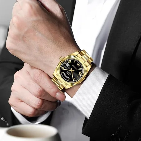 نيبوسي ساعات انالوج كوارتز ستانلس ستيل للرجال مقاومة للماء بتصميم كلاسيكي لليوم والتاريخ، بمينا ذهب