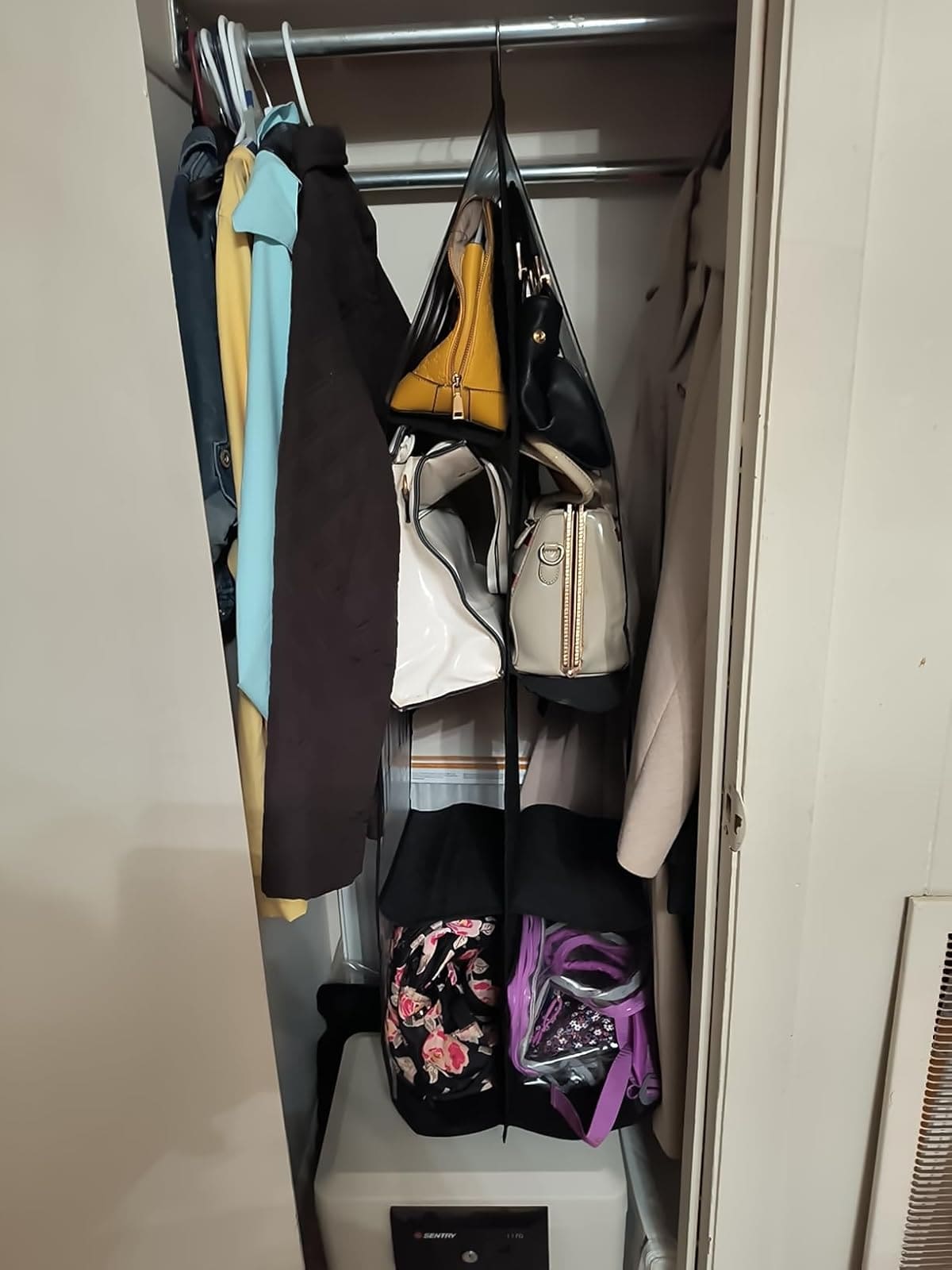 حامل حقائب  قابل للطي  مع منظم  معلق بخطافات معدنية