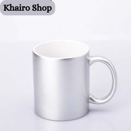 كوب فضي اللون بتأثير لامع