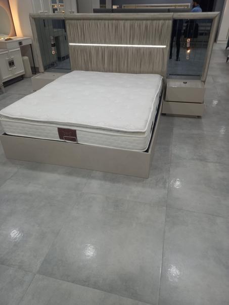 Einfaches Schlafzimmer