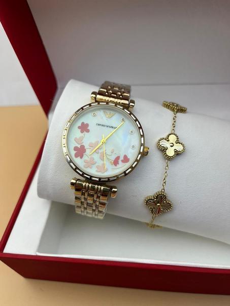 ساعات نسائية بتصاميم عصرية وجودة ممتازة مع لون ذهبي لا يتغير. 😍✨ #أناقة #جمال #ساعات #ذهب